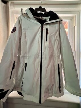 Tommy Hilfiger White Hooded Ski Jacket with Black Trim